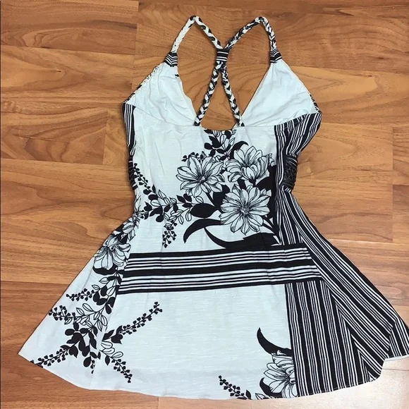 NWOT Sky Leather Waist Band Flowy Tank